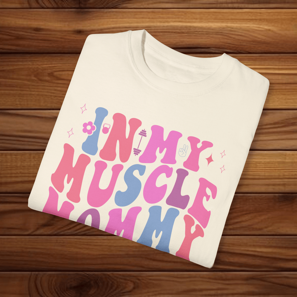 Muscle Mommy Era Tee